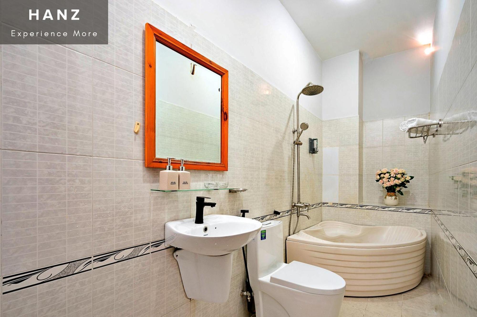 Hong Vy Khách sạn 3*